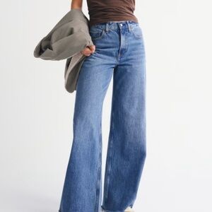 Abercrombie & Fitch Wide-Leg Medium Wash Jeans